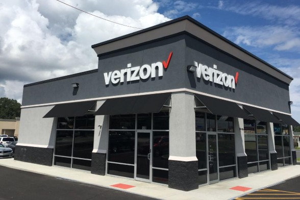 Verizon Wireless storefront, one of over 100 tenant representation leases